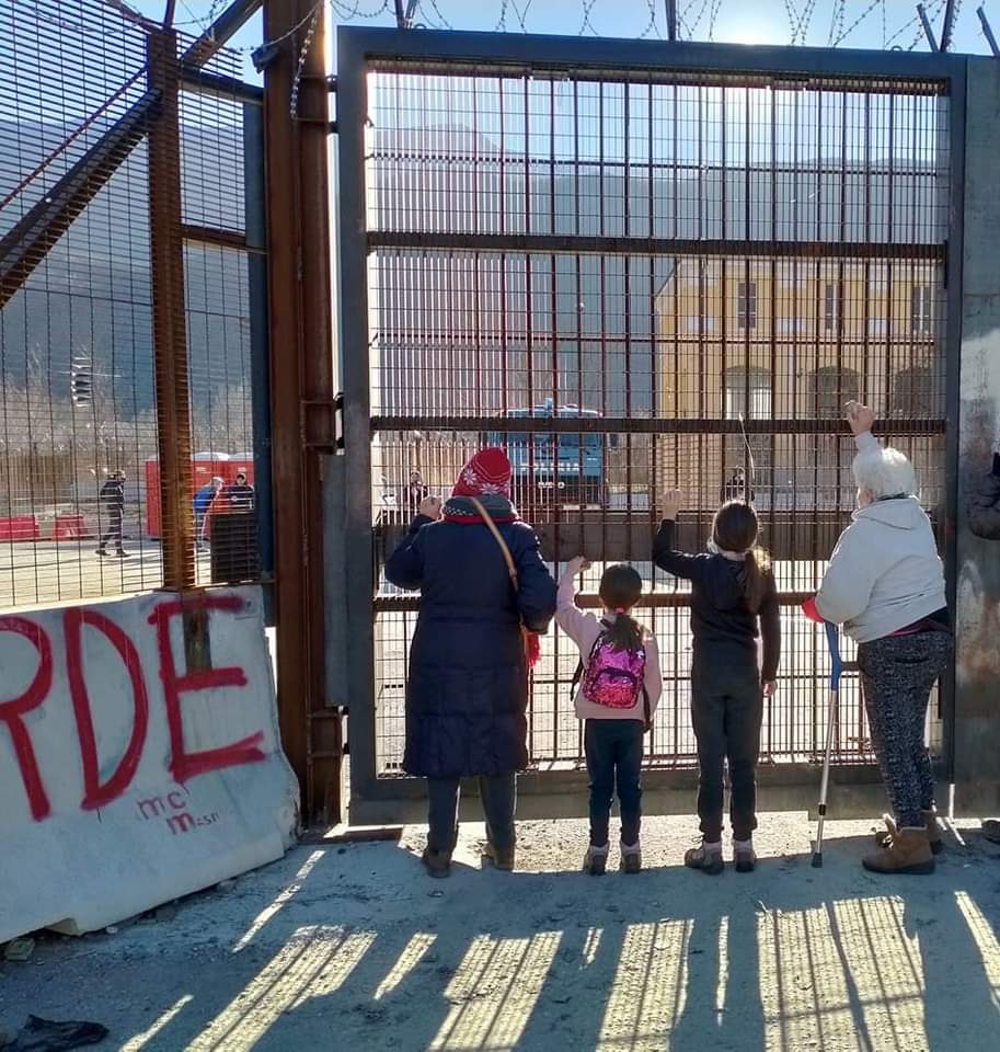 Dalle bisnonne alle nipotine, oggi al presidio di San Didero c'eravamo tutte!
#notav #avantinotav #resistenza