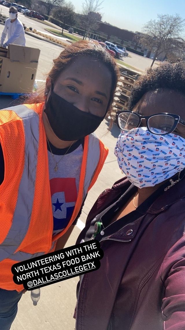 dallascollegetx's tweet photo. One like or retweet could feed a student or family. Help us help others in 2022! 💙 The @ntfb is bringing its mobile pantry to our Richland Campus on Tuesday, Jan. 11, 10 a.m. - noon. Volunteers will place food in the trunk of your car. https://t.co/cq1GT2ww7a