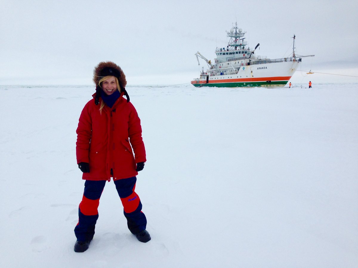 WomenNASA's tweet photo. “Don't tell yourself that science isn't for you. Don't talk yourself out of the game before you've even tried.”

As Assistant Research Scientist for NASA's Cryospheric Sciences Lab, Rachel Tilling uses satellite data to study changes in sea ice. https://t.co/BpW3qBUGFB https://t.co/ccqQ3cNU0U