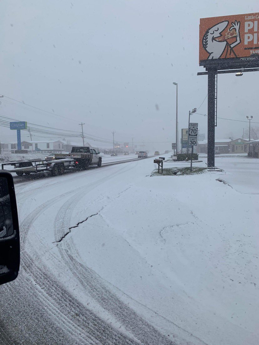 WBIRWeather's tweet photo. Wow! It only took 15 min doe roads to be covered in Crossville!
The ground is colder with this system than the one we had on Sun night so impacts to travel are expected to be higher/happen more quickly.
Please be safe today &amp; pass along reports!
📷 Tristen Templeton https://t.co/bcBtXwuG4V