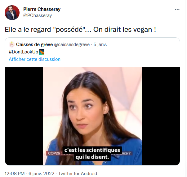 Gloire à notre libérateur, parti en croisade contre les démons possédés qui écoutent les scientifiques et les végan qui menacent notre civilisation !
Remarquez qu'il s'en prend systématiquement à des femmes. C'est probablement un hasard...