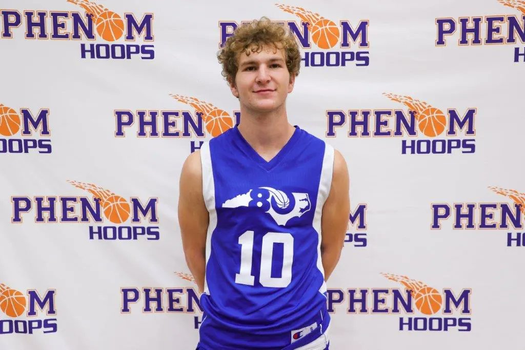 Unsigned Senior Spotlight: 6’0 Shane Peterson
#PhenomHoops 

Read: phenomhoopreport.com/unsigned-senio…