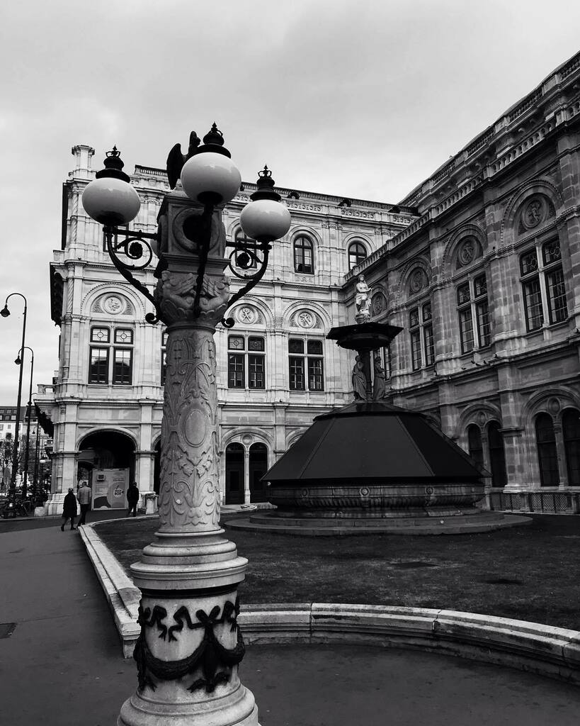 Adam_Holoubek's tweet photo. My day trip to Vienna and eating Sacher cake.
#vienna #austria #wien #viennaaustria🇦🇹 #viennacity #blackandwhitephotography #viennaoperahouse #sachercake https://t.co/Egj4w2y367 https://t.co/E3FpAz8c0s