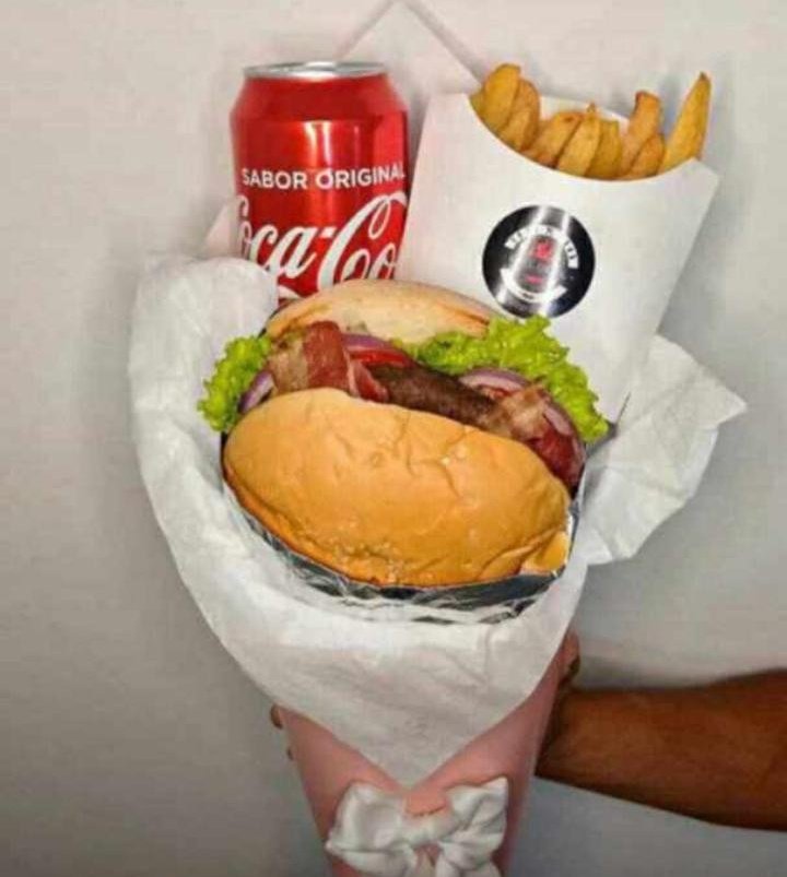 FlaquitoMemes's tweet photo. Bro, este es el mejor regalo que le puedes dar a tu chica. https://t.co/IWTktBnxoi