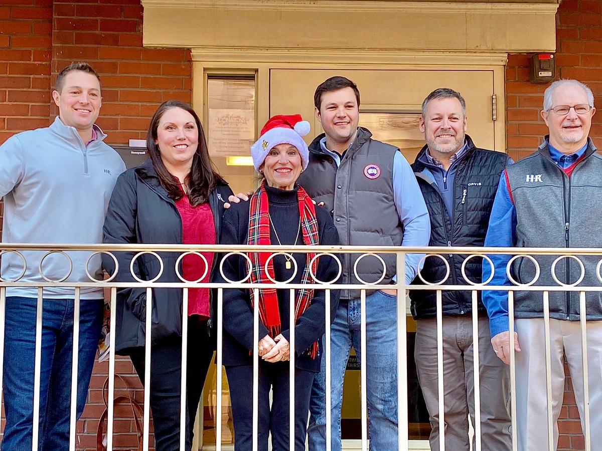 HR Pharmaceuticals, for the second year in a row, has given back to Bell in a BIG way! Not only did they donate $2,300 worth of items to Bell Family Shelter, they also made a monetary donation of $5000 to Bell. Thank you, HR Pharmaceuticals, for the difference you have made.