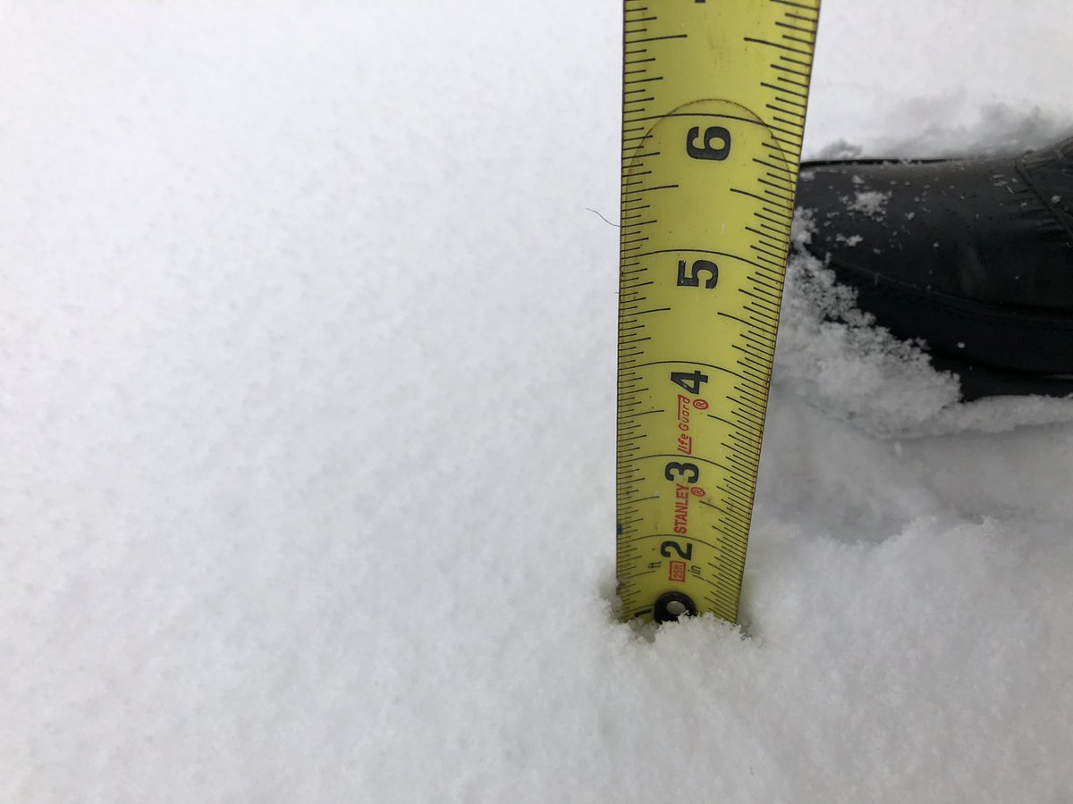 LisaHilburn's tweet photo. @NashSevereWx #tspotter driveway near Nippers Corner. https://t.co/MGYBIY7Y91
