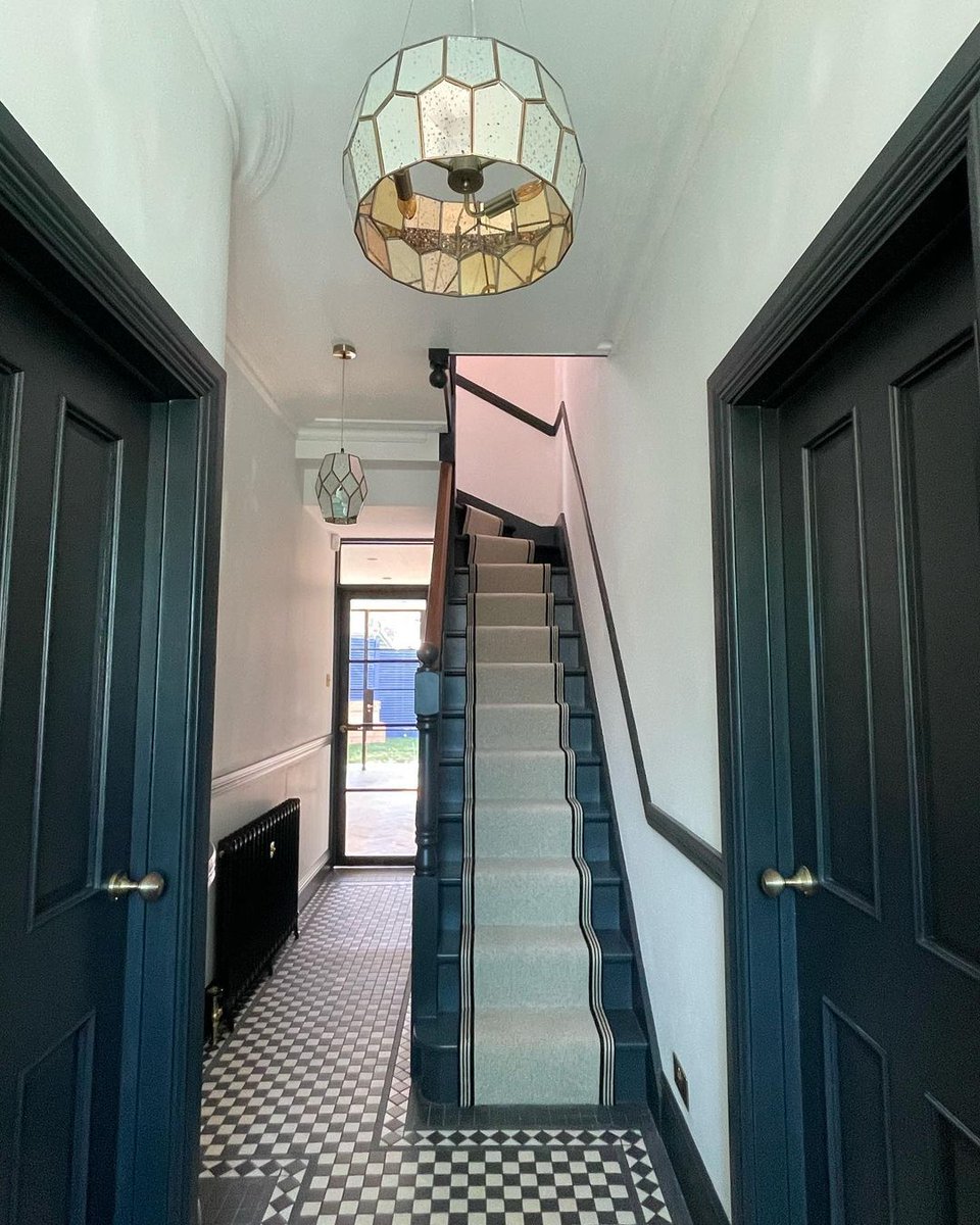 Dark and dramatic 🖤
There’s no better time to rethink your interior style, so why not make a statement? @bearsden_lodge has used our Jute carpet to create a striking stair runner— the ultimate focal point for any entrance. 
Discover the range: bit.ly/3GJ4Hae