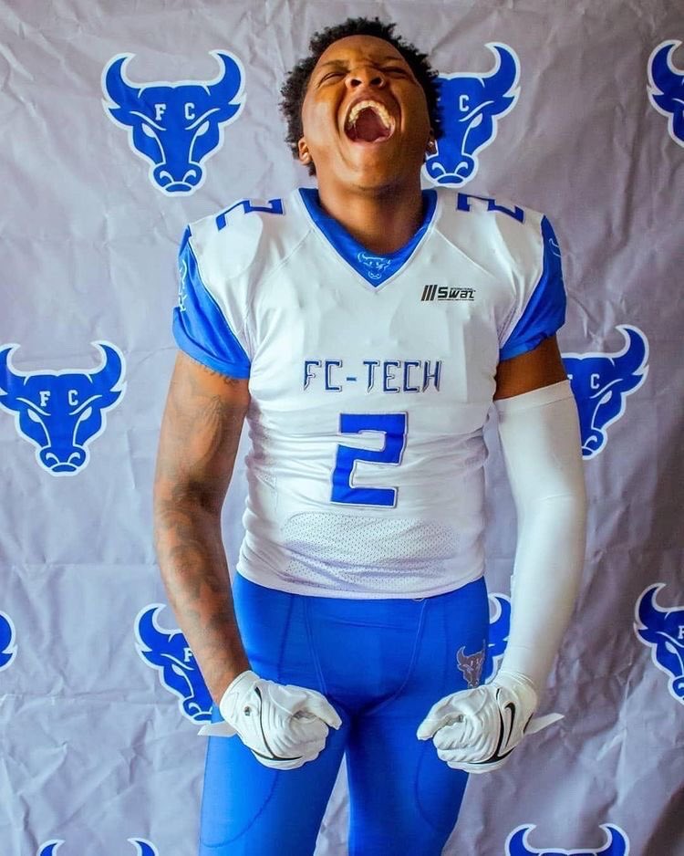 After a Great Conversation on the Phone with <a href="/CoachTaylorFCT/">Coach Taylor</a> I’m Blessed to receive an offer from Florida Central Tech #Gobulls <a href="/RecruitGeorgia/">Recruit Georgia</a> <a href="/floridacentral9/">Florida Central Tech</a> <a href="/FloridaCentral5/">Florida Central Tech Football</a>