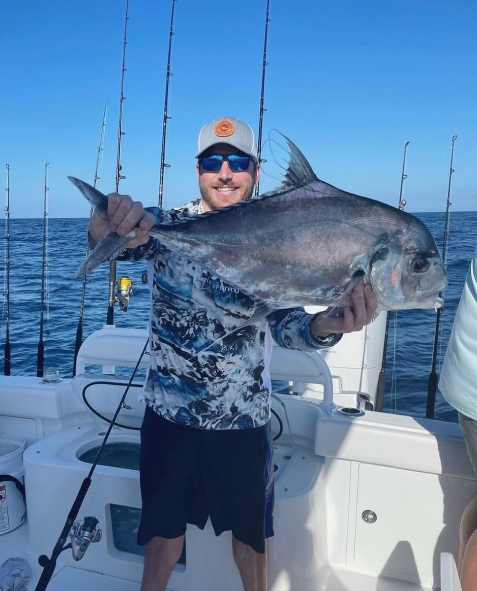 JupiterMarine's tweet photo. The Hadel's know how to break in their brand new Jupiter 40!
#Sportfishing #Jupiter40 #Sportfisher https://t.co/vNVowbxGQj