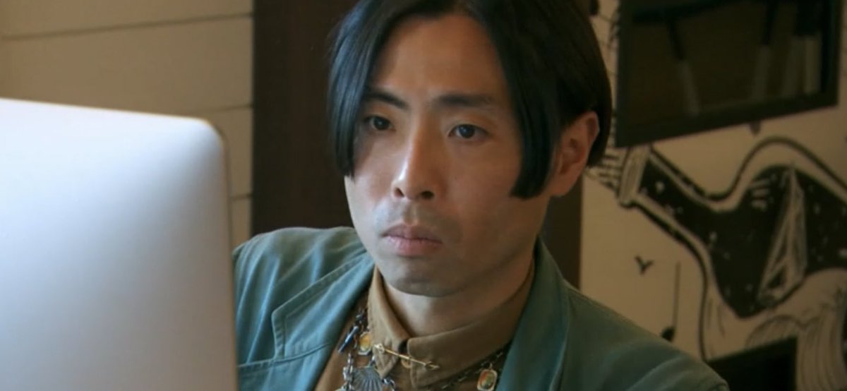 prettyinpinks's tweet image. When the graphic designer gives you this look and you still go ahead with the weird green banana yoga logo 🤣😭😭😭😬 #theapprentice