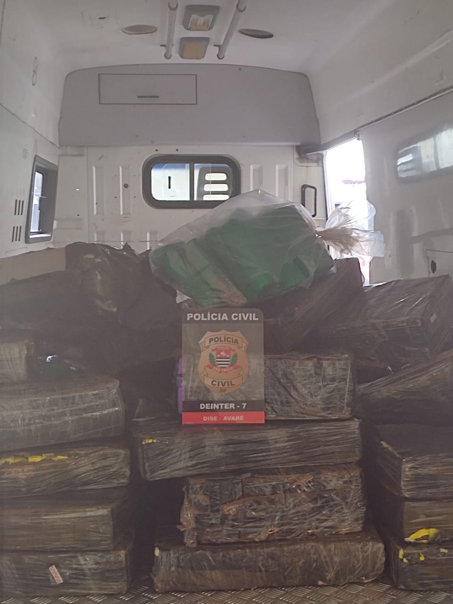 Policia_Civil's tweet photo. Polícia Civil incinera 1,3 toneladas de drogas apreendidas na Rodovia Castelo Branco
https://t.co/H38hkhR78q
#PCSP #PoliciaCivilSP #Deinter7 https://t.co/L7wKWjgtn4
