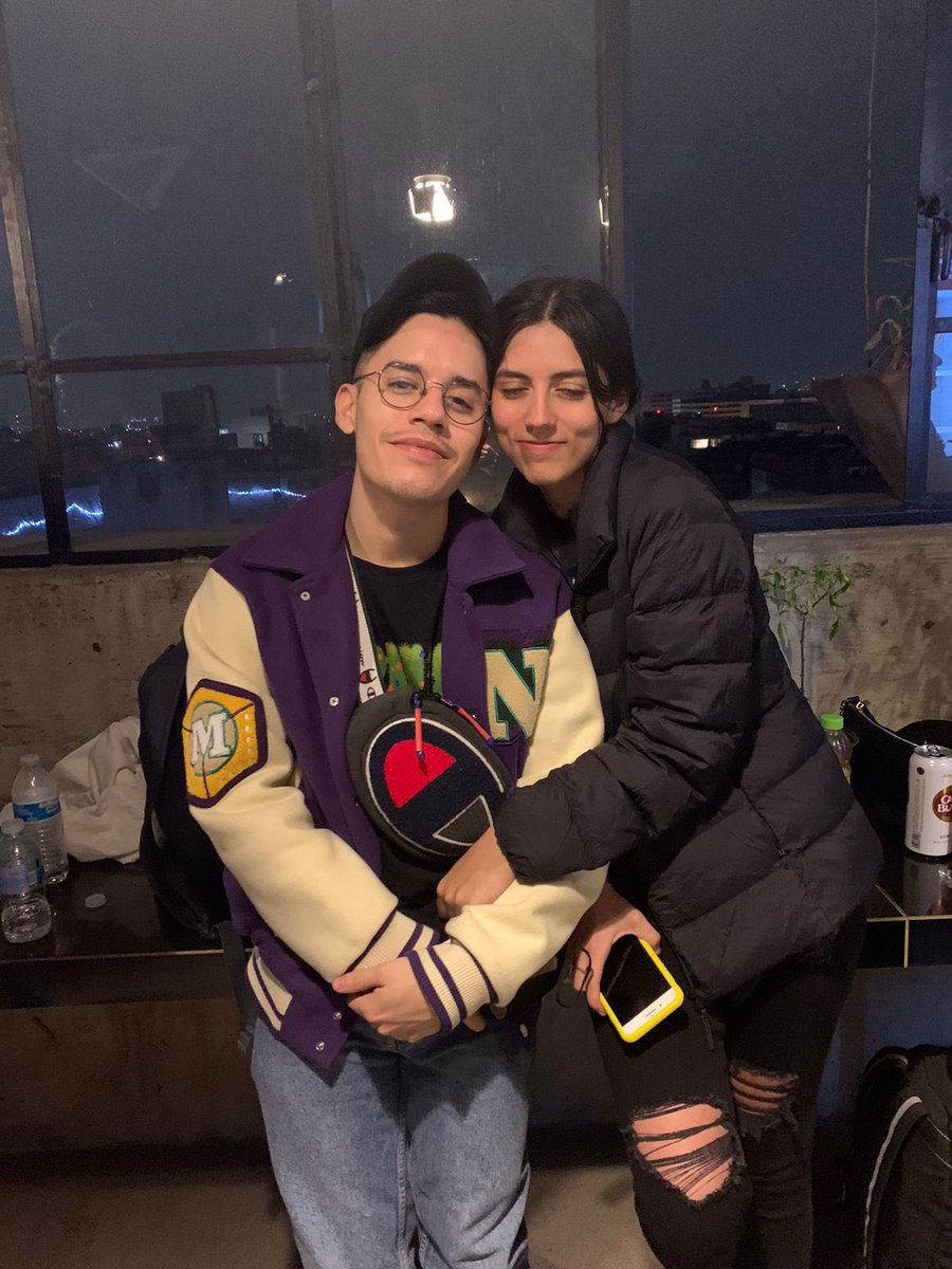 s4myy_'s tweet photo. musician bf &amp; out of tune no sabe q es un beat gf https://t.co/xz6vA8ci3D