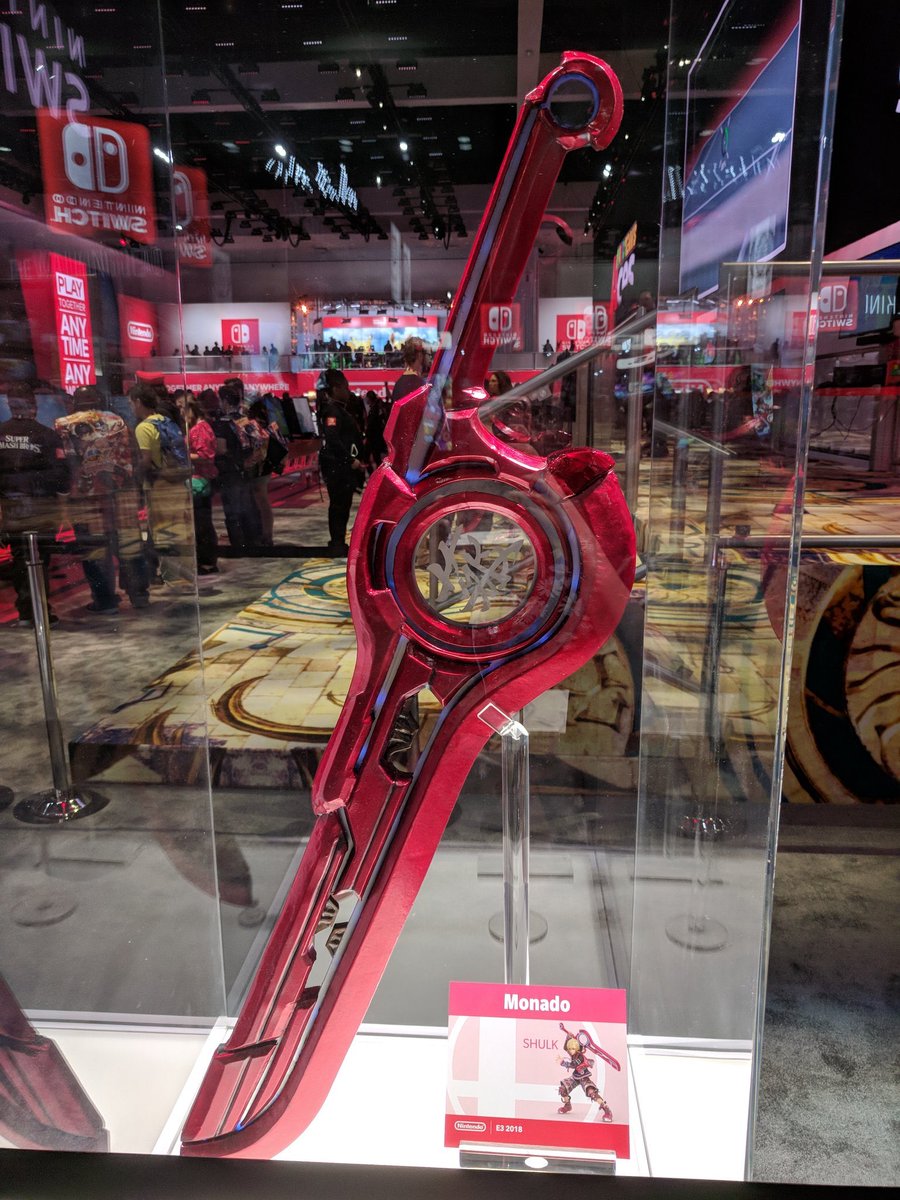 GckPhoenix's tweet photo. I would suck dick for the monado replica they made https://t.co/2KV7ptAe2b