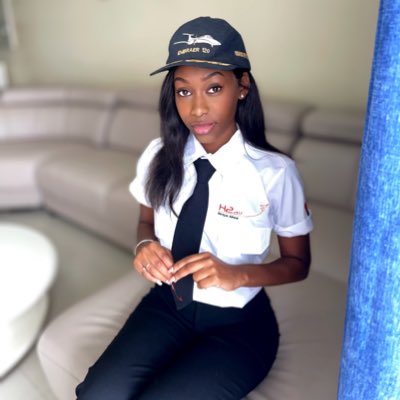 marciia's tweet photo. #Angolaaviators  ✈️👩🏾‍✈️ https://t.co/mLvhl91jlT