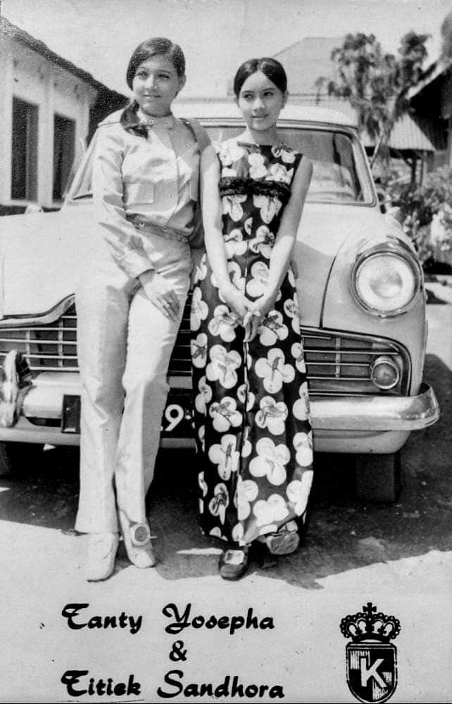 BotakinAja's tweet image. Titiek Sandhora waktu muda. Adem sekali melihatnya, seandainya budaya padang pasir tidak masuk ke bumi Indonesia, betapa indahnya wanita Indonesia.