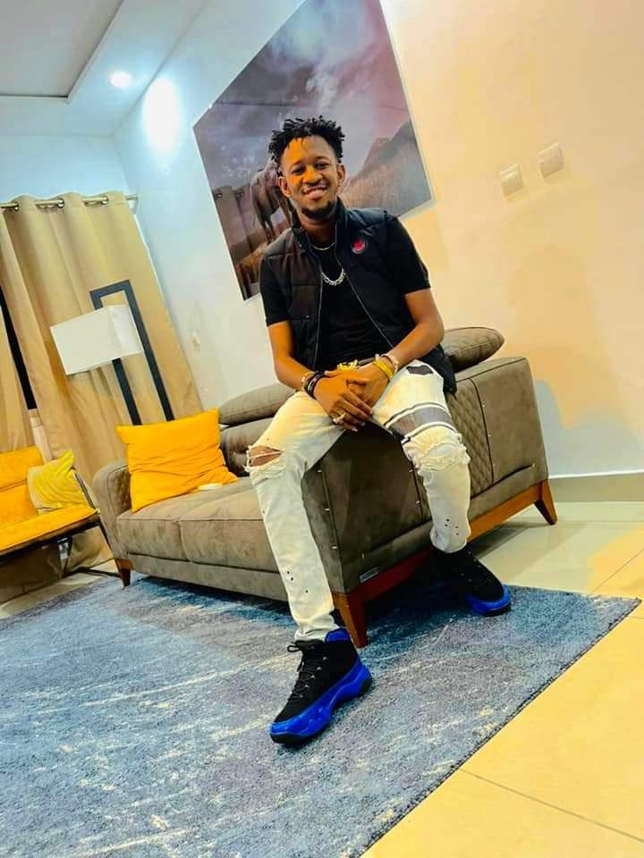 bkotube's tweet photo. @abba_wayne1

Restez connecté je vous reviendrai très bientôt inshallah 
Elle a dit deuxième partie bientôt 👌🏽❤️🔥🙌🏽🎶

Suivez nous également sur :
Le site 👉 https://t.co/cFaTUCL9Ue
Facebook 👉 @bkotube
Instagram 👉 bkotube_officiel
InfoLine | WhatsApp 👉 🇲🇱+223 77881590 https://t.co/RFS0Q73BgS