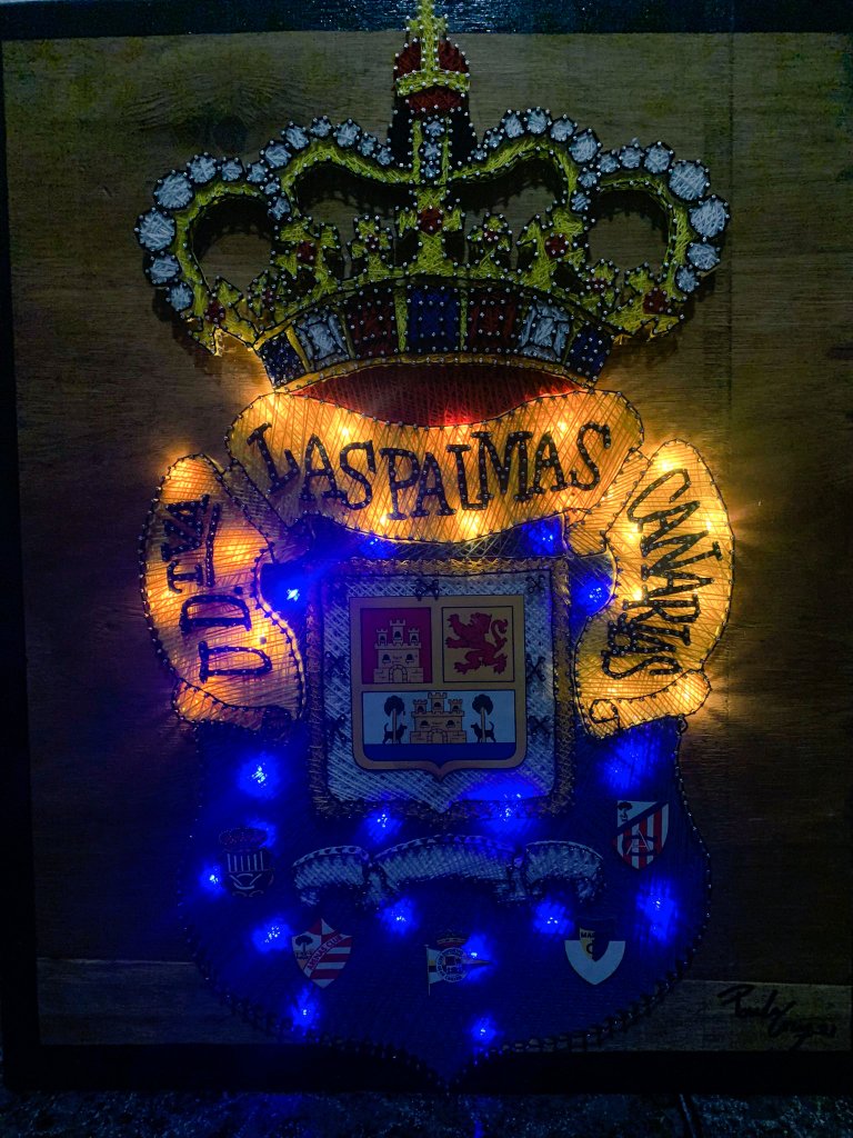 CristinaSP_'s tweet photo. Hola mi neño @erauncrass, una amiga esta empezando a hacer cositas con hilo y me gustaría darle visibilidad porque es una artistaza! Si me dieras RT te lo agradecería 🙏🏻💙💛💙💛 Su instagram es:  https://t.co/wAEdFXDy36 https://t.co/PpWp0aO9bO