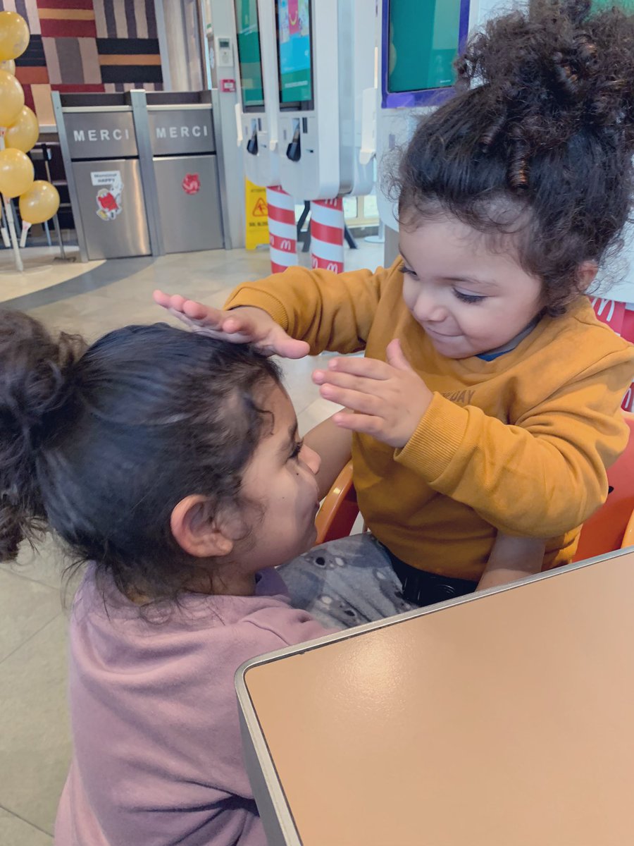 anchara_'s tweet photo. « Votre fils n’a pas d’émotion, il ne développe aucun lien émotionnel » 

Mon fils : https://t.co/uUZP8eU59e
