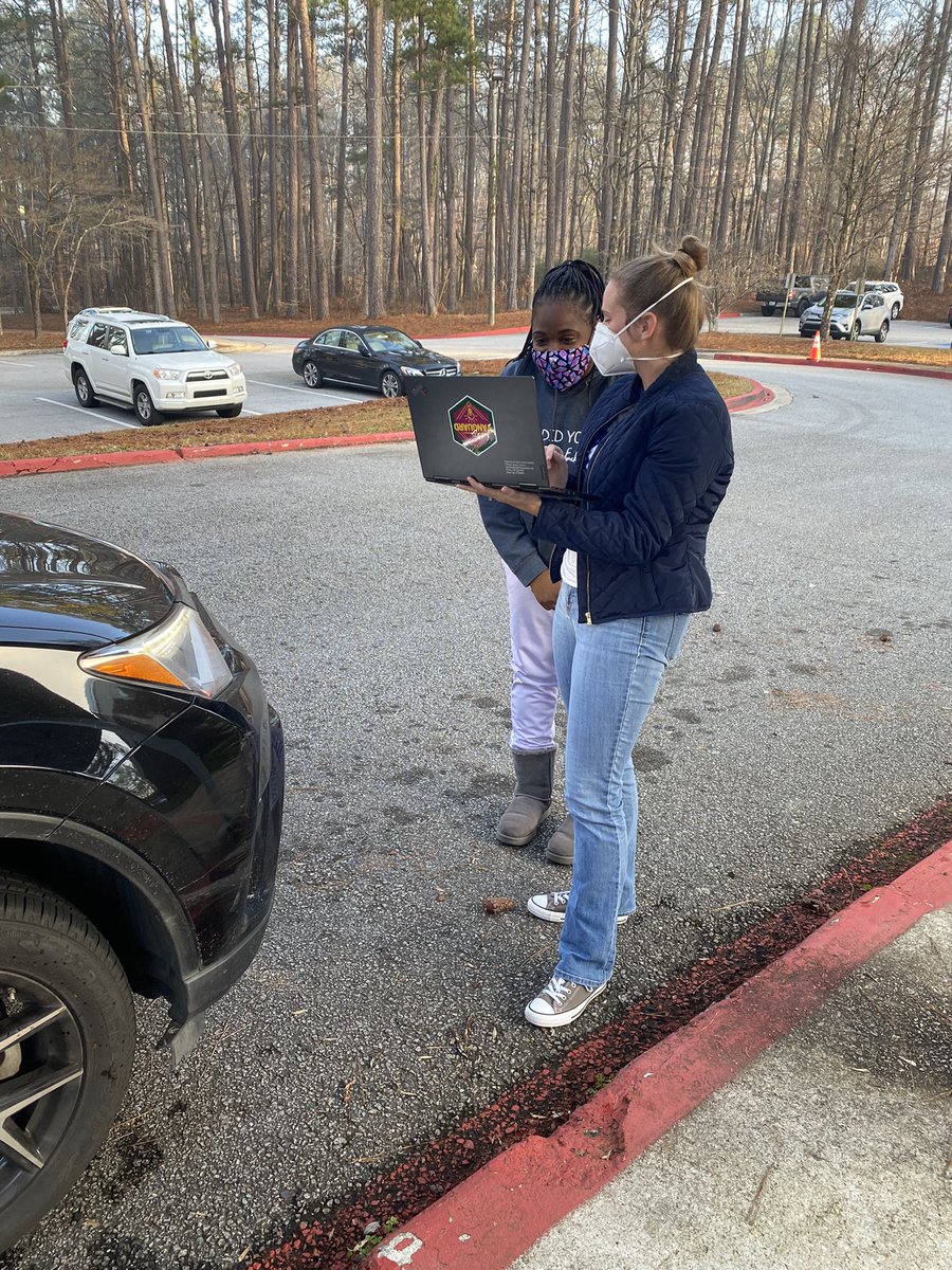 KGeducator8's tweet photo. Kudos to our device coordinator who worked tirelessly these last few days to address technology needs for our @SeabornLeeES families. Thank you @FergusonSTEM ! @RonaldBMaxwell @DMills01 https://t.co/7DPtCAx7rT