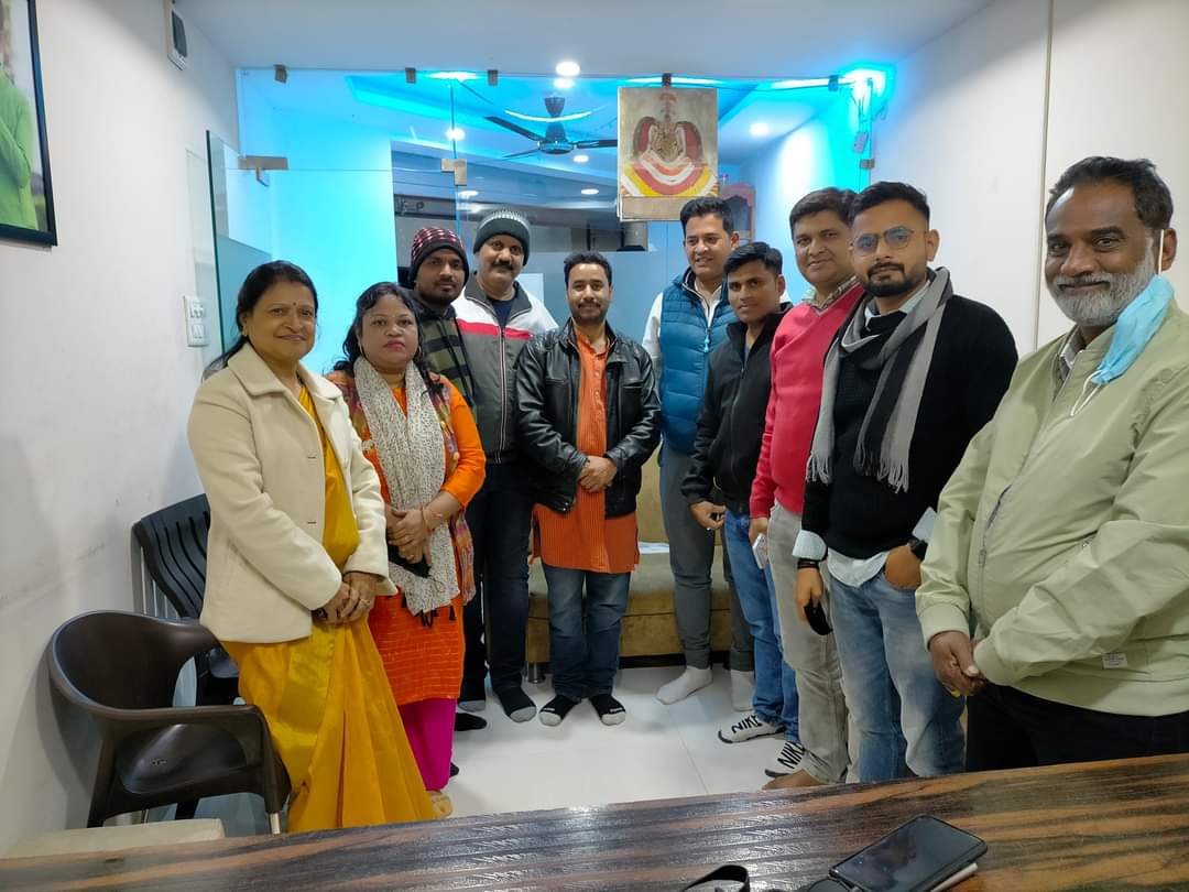 obcvijay's tweet photo. आज ओबीसी महासभा-जिला इकाई इंदौर के साथियों के साथ आगामी रणनीति पर विस्तृत चर्चा की गई लड़ेंगे-जीतेंगे @Profdilipmandal @profsandeepdu @anandrai177 @RaajGurjar_ @obcricha @MandalArmyChief @NCBC_INDIA @ChouhanShivraj @OfficeOfKNath @bhupendrasingho https://t.co/nANnG0lMJK