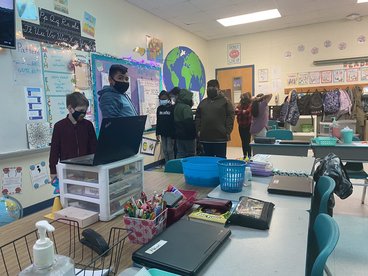 MBaker_RunSun's tweet photo. Ss in @tiffanykbarker can SHOW how earth #rotates and #revolves around the sun!  Scientists in the making! https://t.co/ufcW7Kiscr