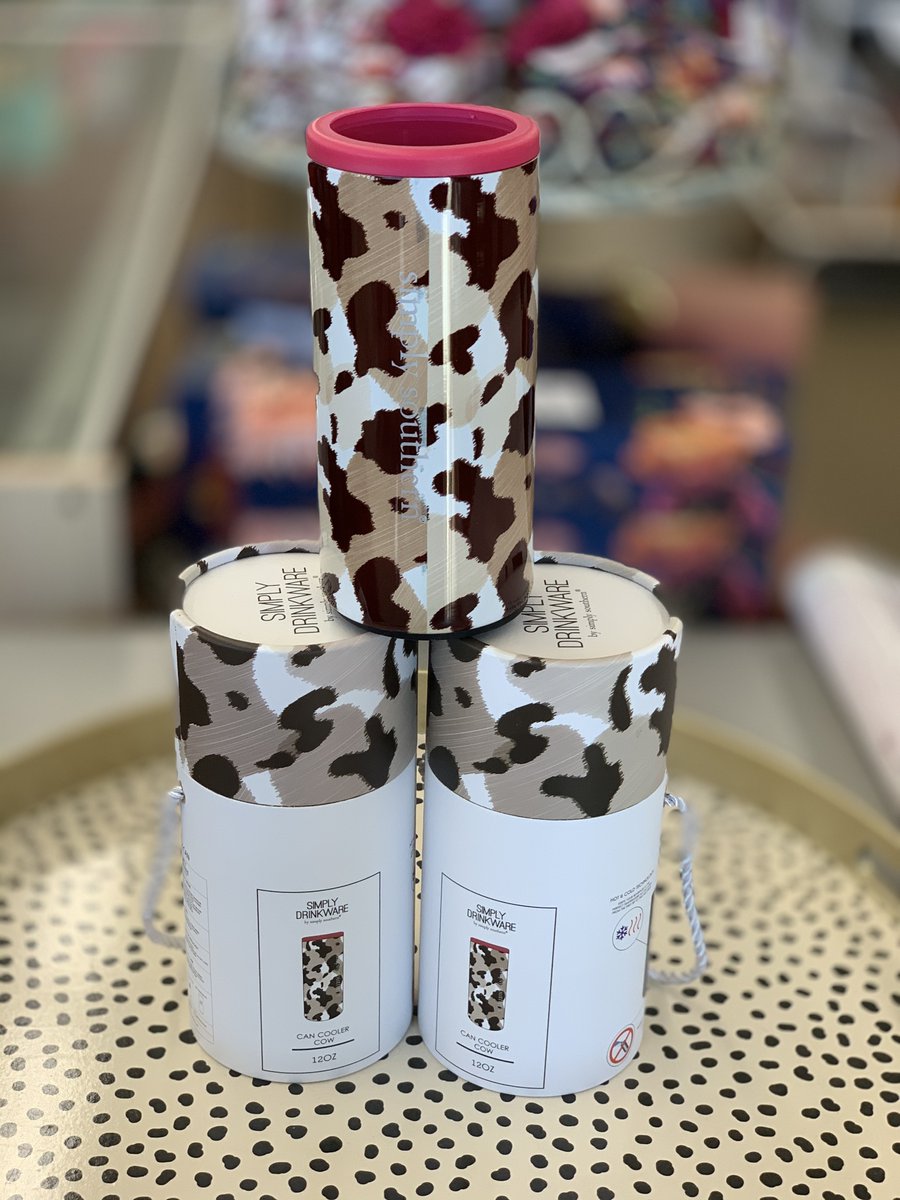 AceofGray's tweet image. I'm having a COW over this new Simply Southern Can Cooler! It is the perfect gift for that fellow cow print lover we all know! Grab yours for $19.99 and ask about complimentary gift wrapping!😍
#theresnostorelikeit #shopaceofgray #monogramme #greatgift #cowprint