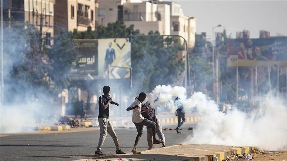 أطباء السودان: ارتفاع عدد قتلى مظاهرات الخرطوم إلى 3

yenisafak.com/ar/world/35524…