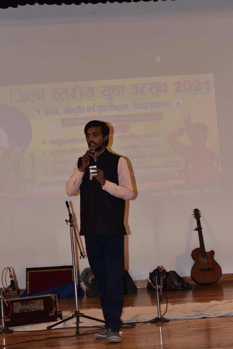 NalandaCollege2's tweet photo. युवा महोत्सव के एक्सटेम्पोर इवेंट में रोहित तिवारी (राजनीति विज्ञान), चन्द्रमणि पटेल (अर्थशास्त्र), आदित्य रंजन (इतिहास) और प्रशांत सागर (अंग्रेज़ी) ने भी विषय पर अच्छा बोला...
@ArtCultureYouth @Vaibhava_ias @dmnalanda https://t.co/rpA6JesXty