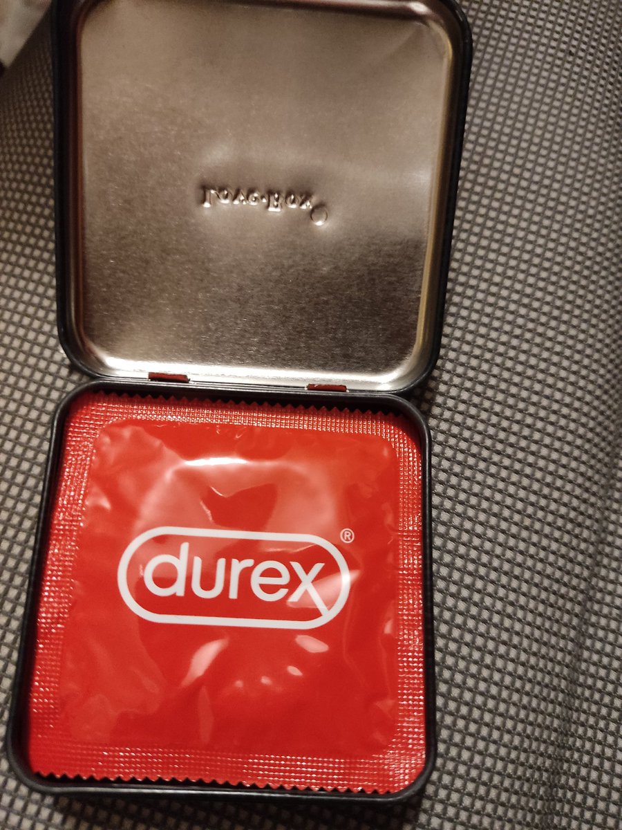 madre_urbanita's tweet photo. El regalo de mi hermana para mí hija (15). Shh https://t.co/c0VupKFfJN