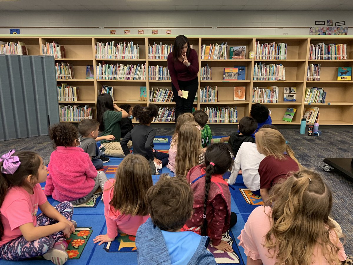SaundersKinder's tweet photo. We love library times with the fabulous Ms. Botello!! @SaundersKinder @KohrvilleLib https://t.co/uaT6PewIsg