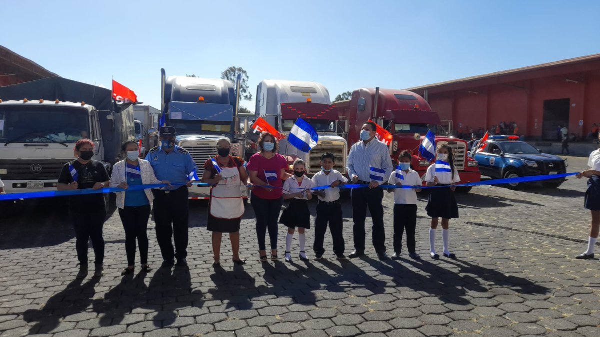 Hoy #06Enero inició el traslado y distribución de la Merienda Escolar 2022 el que cuenta con el resguardo y acompañamiento de @vppolicial quienes tiene la misión que cada cargamento llegue en paz y seguridad a los 153 municipios del país

#JuntoALaComunidad