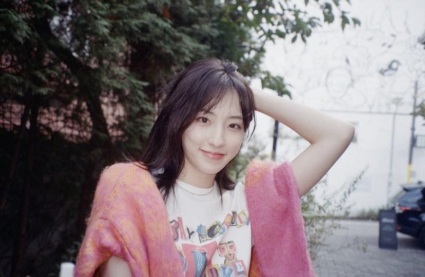 juyeonthinkerr's tweet photo. ladies and gentlemen….. HER https://t.co/RQWx5kyW4x
