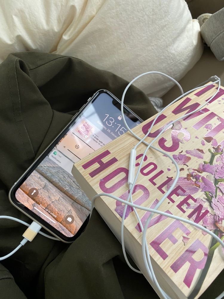 noellaxcm's tweet photo. books ive read in 2022; a thread https://t.co/YJ5RMLQSE9