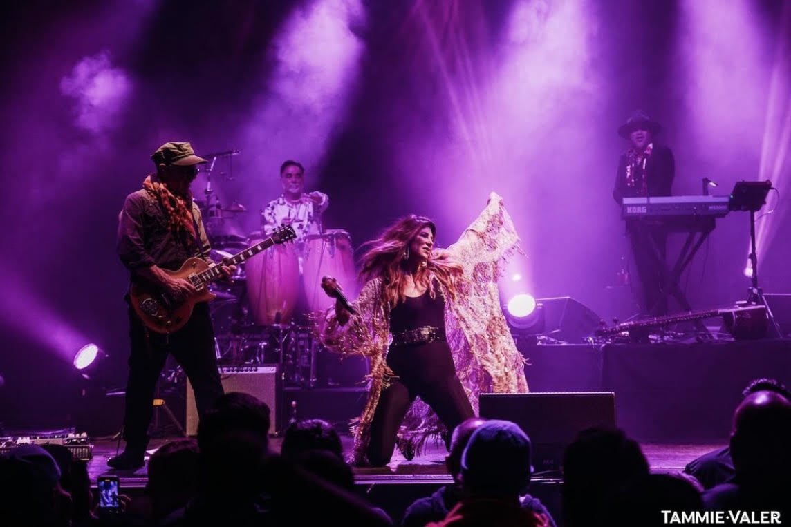 Thank you Tammie for this amazing shot and thank you Thievery for such a good time as always. Adore performing with y’all! 💜​✨​

📸​: : Tammie Valer

#2022vibes #onstage #thewiltern #thieverycorporation #shanahalligan #losangelesconcert <a href="/wiltern/">The Wiltern</a> 
<a href="/ThieveryCorpDC/">Thievery Corporation</a>
