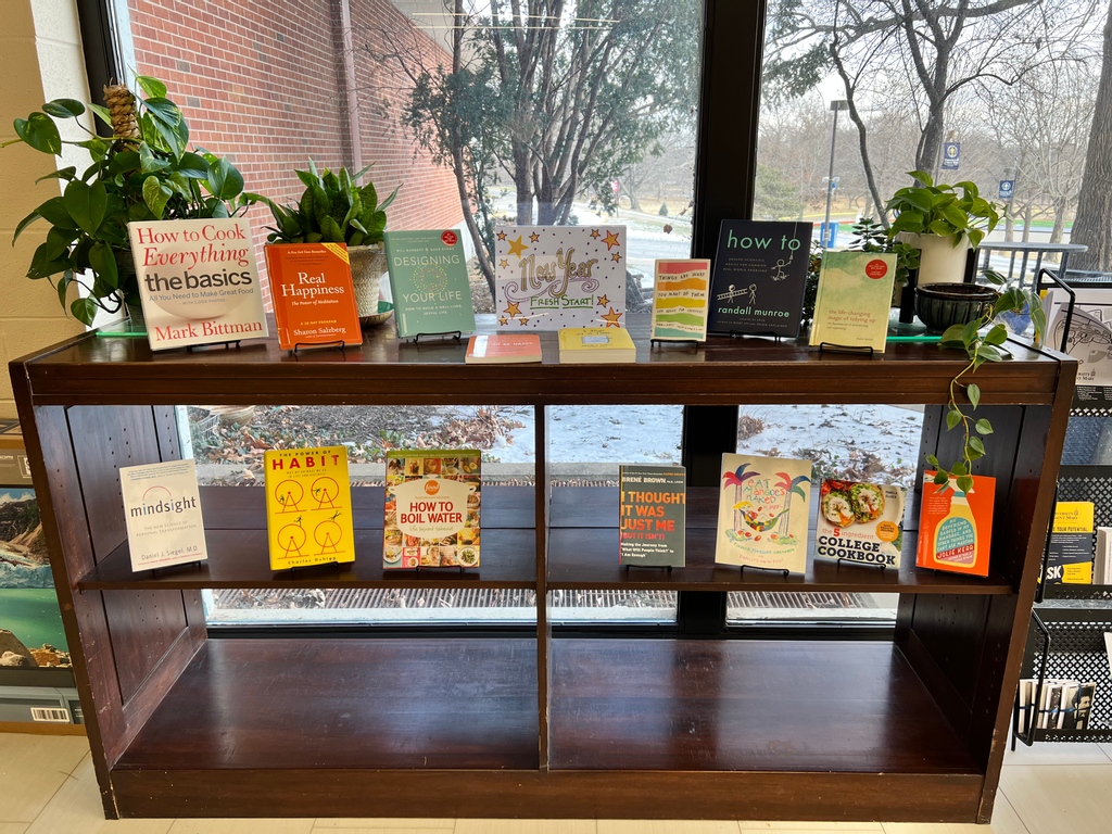 USMKeleherLearn's tweet photo. NEW YEAR - FRESH START! The KLC is displaying some popular books about self-growth from our collection. Feel free to pick one and check it out at the front desk! ๐ฑ
#SpireNation #KeleherLearningCommons #freshstart https://t.co/v9cdPBlNC6