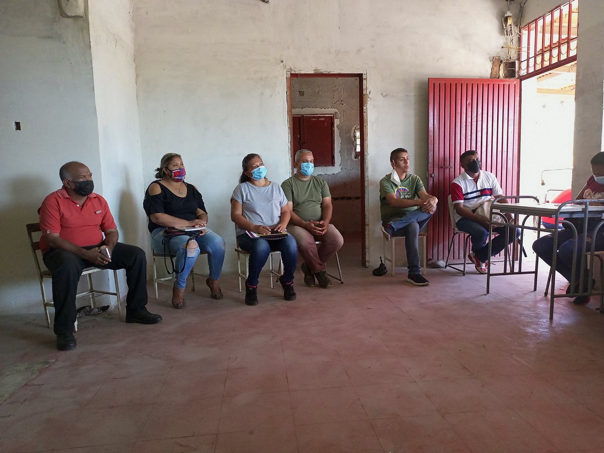 Victorhernanvic's tweet photo. #EsNoticia 📌 Reunión de planificación del Consejo de Gestión de Gobierno del Municipio Pedro Zaraza en función de socializar la planificación trimestral de las instituciones..  @NicolasMaduro @josemvasquez @freddyalig @PartidoPSUV @dcabellor @drodriven2 https://t.co/vr9ACdyLBA