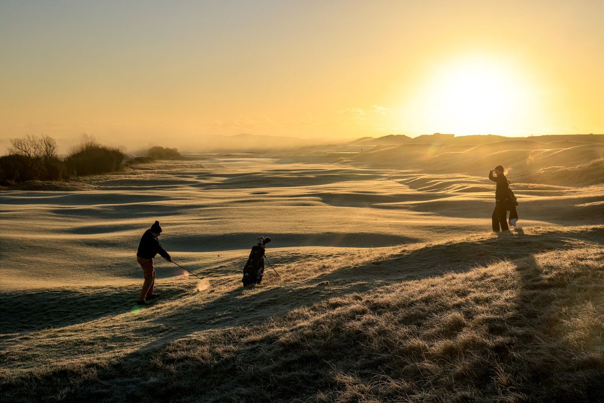 The 101st President’s Putter started today at Rye GC in Sussex. My first shots of the year and the light could not have been nicer. Oxford and Cambridge Blues gather in the first week of January each year for this amazing amateur golf event. <a href="/GettySport/">Getty Images Sport</a> <a href="/OxCamGolf/">Oxford&CambridgeGolf</a>