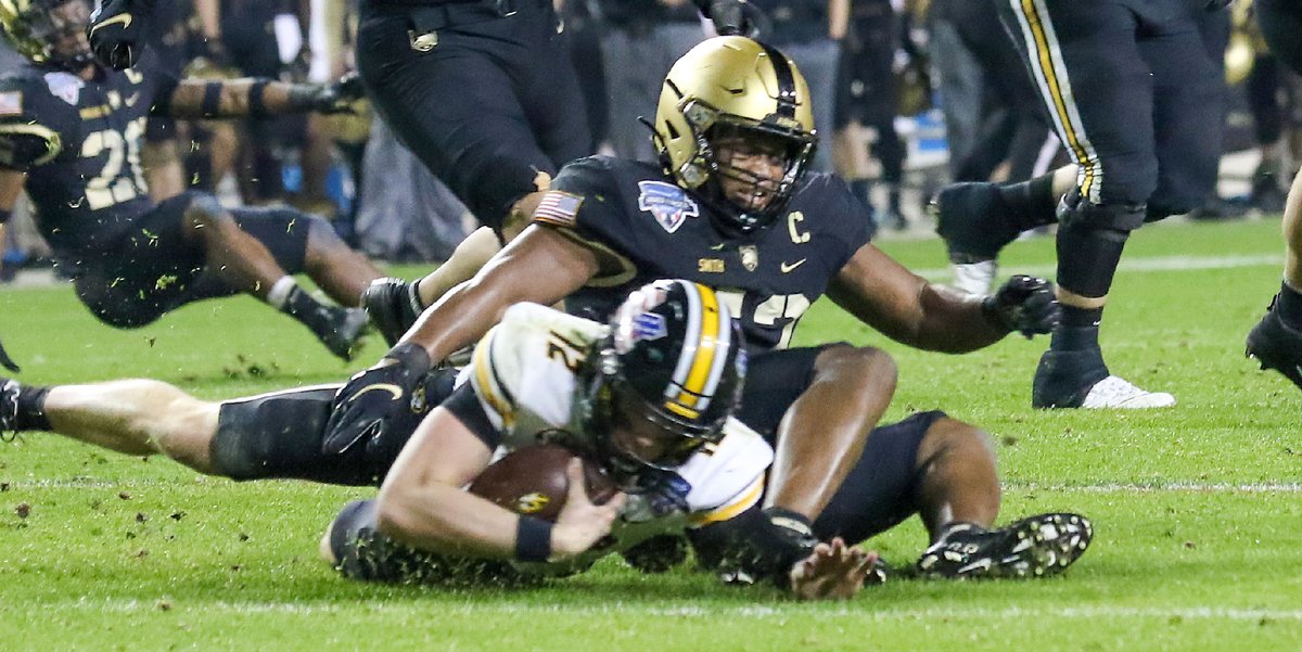 LM Armed Forces Bowl tweet media