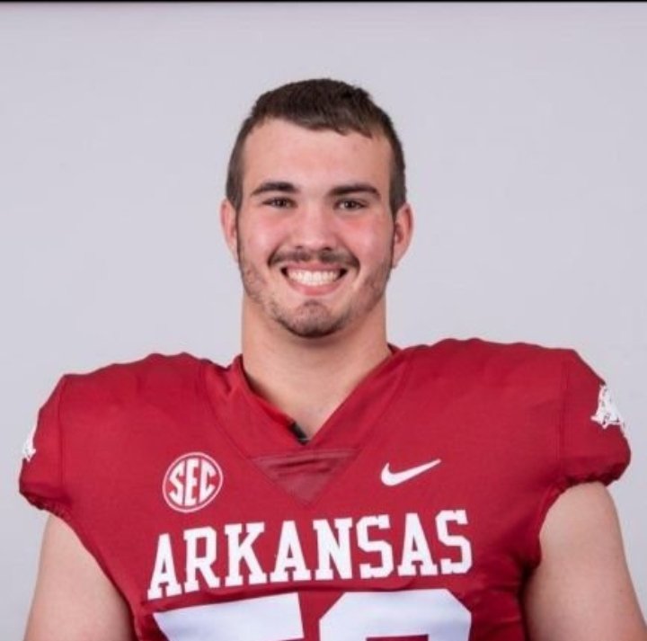 etwathletic's tweet photo. Congratulations to @ExpectToWinShow family member on a successful season as a @RazorbackFB. COLE CARSON EXPECTS TO WIN @ColeCarson12 https://t.co/Xtm8APuIYb