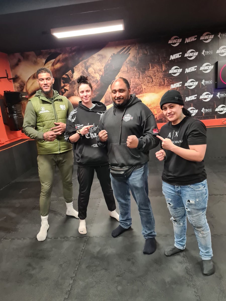 SNCOMBATACADEMY's tweet photo. In difficult times we can lean on each other for support ❤️👊🏽
#Sncombat #familyfirst #teamwork #boxing #onefamilyonelove https://t.co/14WtvYMlSP