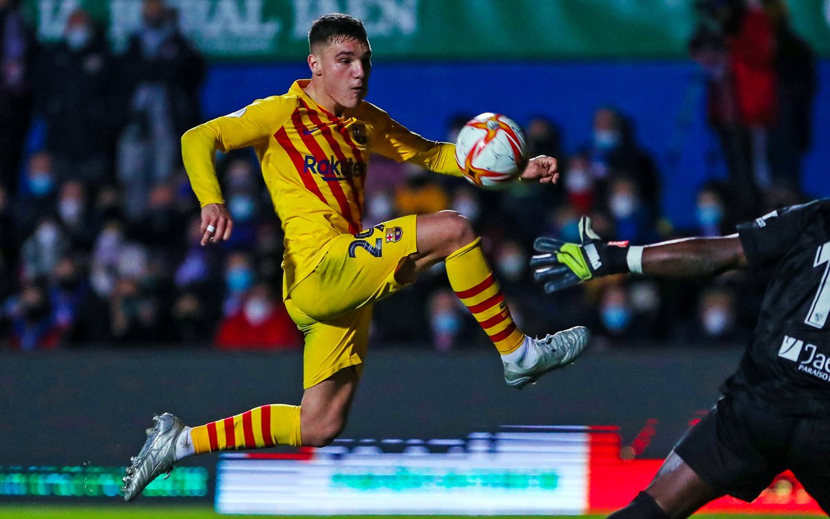 FCBarcelona_es's tweet photo. Jutglà volador https://t.co/qyiMeoIOmW