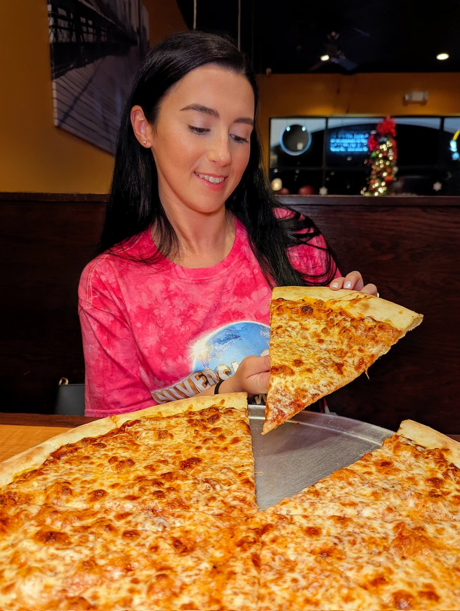 JurassicFoodies's tweet photo. Pizza is life❤️ 
@NYPDPizzeria https://t.co/E3rgF3a6tp