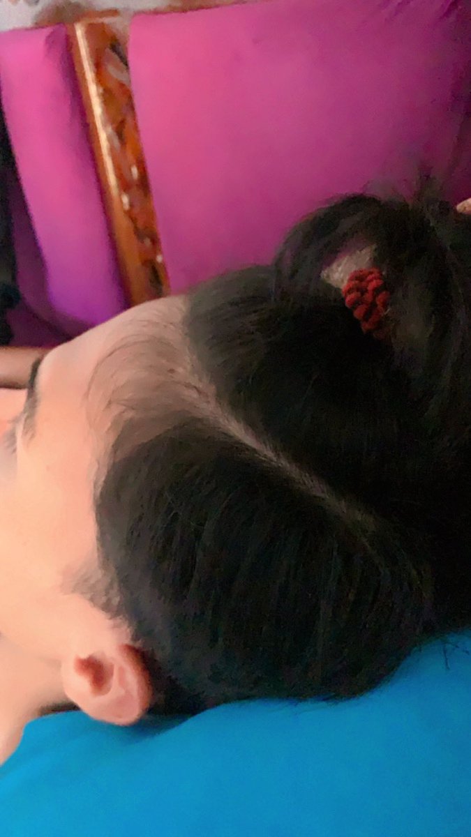 ekhft's tweet photo. Manusia super sibuk lagi kecapean, drmh cuma numpang tidur siang😴💸 https://t.co/s8NSxyrbs8
