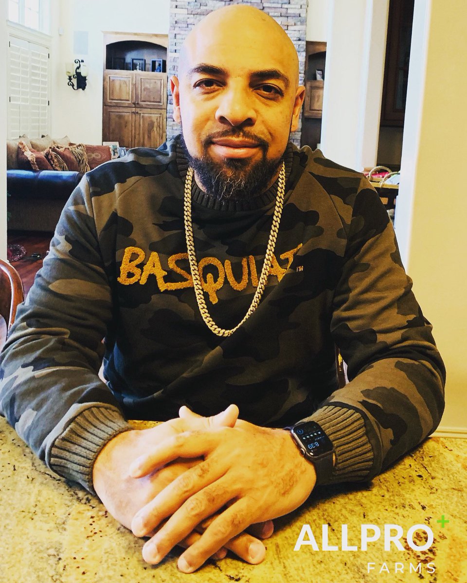 BoScaife80's tweet photo. AYE!!!! Happy Birthday to Me #41 The Marathon Continue. Iβm excited to announce a new venture Iβve founded. PLEASE click the link below to read about it and share it. Thanks for all the support Love U Guys! #WeOn #TitanUp #Longhorns #AllProBo
https://t.co/xm1qg6uwET https://t.co/xfOyU9jngV