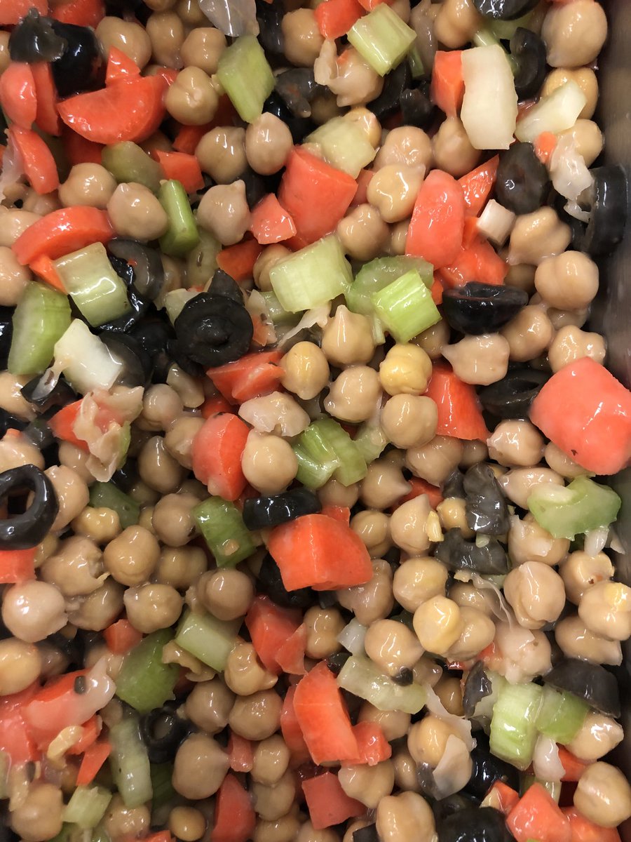 Students enjoyed a Mediterranean Bean Salad for lunch today in honor of National Bean Day!! ⁦@NES_CT⁩ ⁦@HPS_CT⁩ ⁦@SMS_CT⁩ ⁦@NMHS_CT⁩ ⁦@SNIS_CT⁩ #nationalbeanday ⁦@SchoolLunch⁩