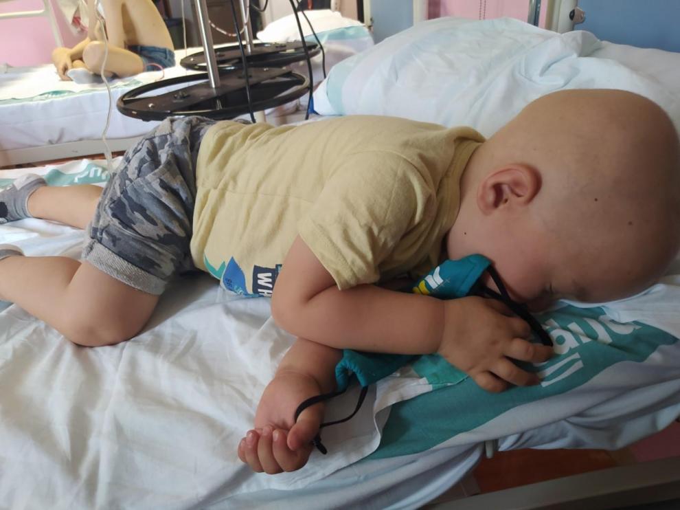 PlataformaMill1's tweet image. Nos hacemos eco de ésta noticia y #ROGAMOS SU DIFUSIÓN. Una familia de #Jaca busca donante de médula para su hijo de 3 años. Con éste llamamiento, se quiere poner en #conocimiento lo importante que es DONAR MÉDULA para que otras personas puedan vivir.  heraldo.es/noticias/arago…