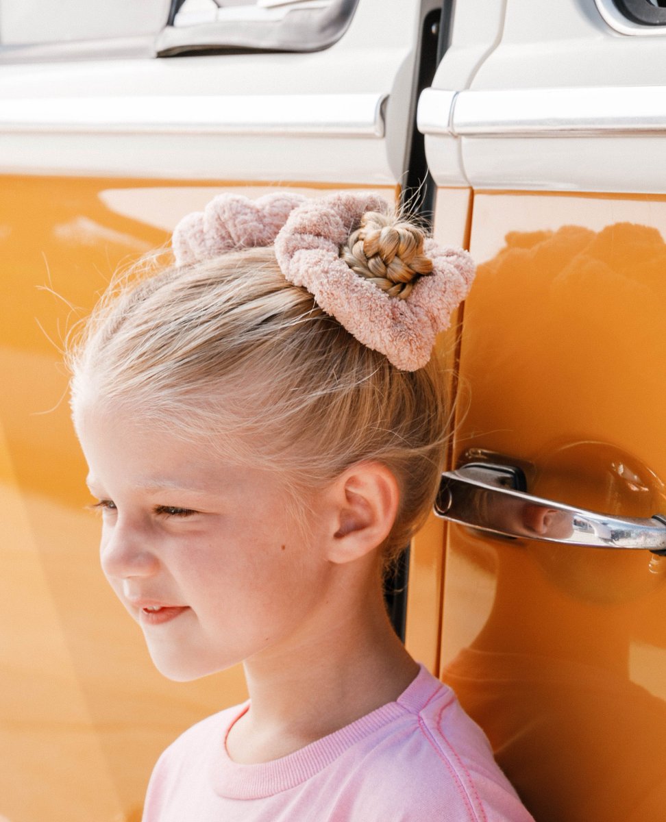 volobeauty's tweet photo. Our Scrunchies make the perfect placeholder for princess buns! And since they're made with our special Nanoweave™ material, they're extra gentle &amp; ouch-free for the littles! 😍 https://t.co/UkCc49X3mw