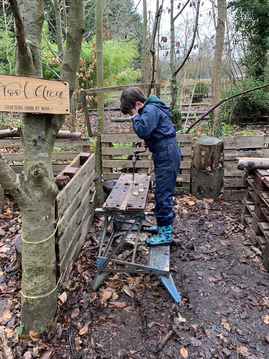DanesfieldFS's tweet photo. When the Forest is Iced 🥶 Y3 take off their 🧤 roll up their sleeves and get crafty in the tool area 😉🤣💪#mustbuild #icesculpting @DanesfieldY3 @DanesfieldSchl https://t.co/aQho1HdPsj