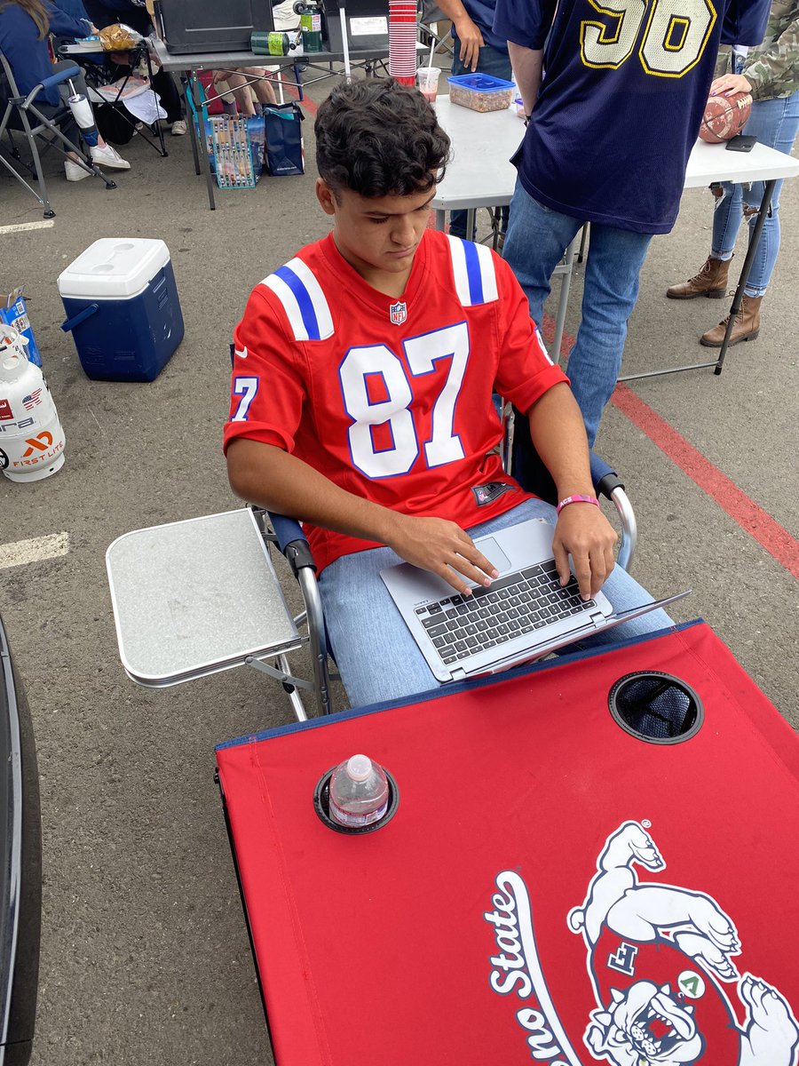 JimArellanes's tweet photo. Not a bad 1st semester π π π @_jarellanes3_ #northviewvikings #juniorseason #scholarathlete #cifchamp https://t.co/RtZRx0lSrG
