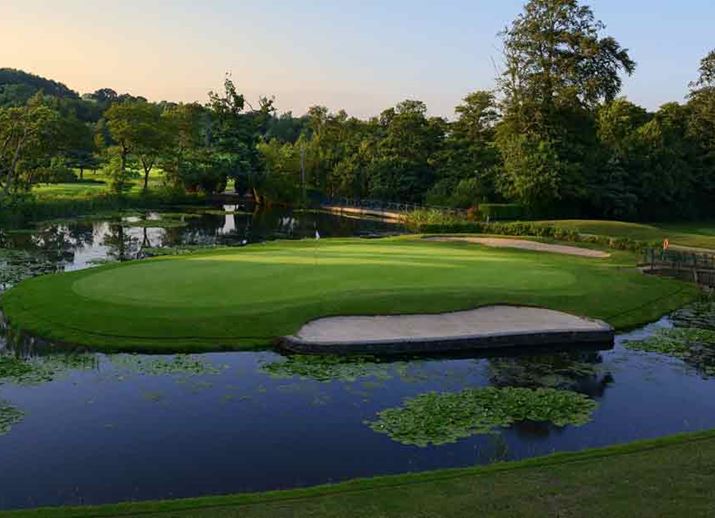 If you like a golf course that is vast, award-winning, woodland-fringed and surrounded by some of Wales’ most idyllic countryside then we’d recommend you tee off at the <a href="/TheValeResort/">The Vale Resort</a>’s championship Wales National Course. bit.ly/3q2Otn0